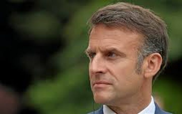 POLITIQUE : Emmanuel Macron et le jeu des neuf erreurs