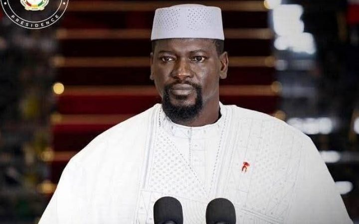 CEREMONIAL D&rsquo;INVESTITURE : Mamadi Doumbouya engagé pour la prospérité de la Guinèe